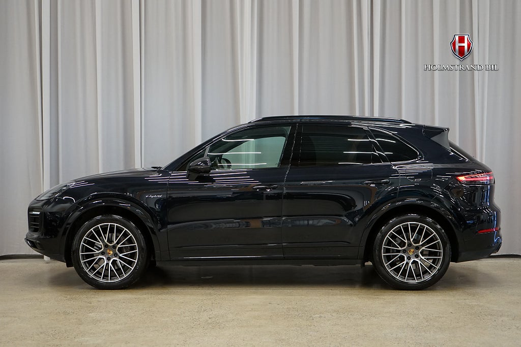 Porsche Cayenne E-Hybrid Pano PASM Chrono Drag Värmare Bose 21" RS Spy 