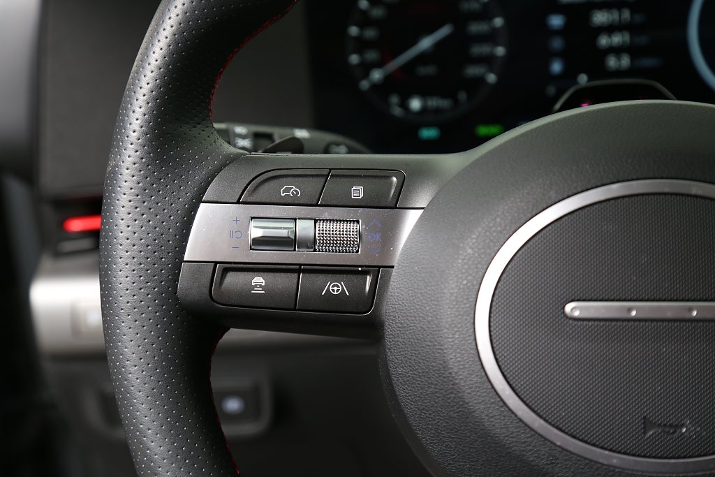 Hyundai Kona Fullhybrid N-Line | 360 kamera | Elstol |Navi | 2025