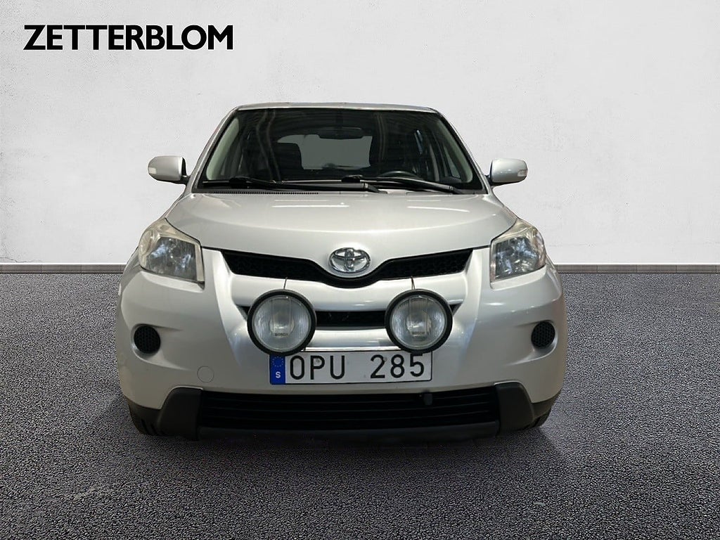 SUV Toyota Urban Cruiser 5 av 16