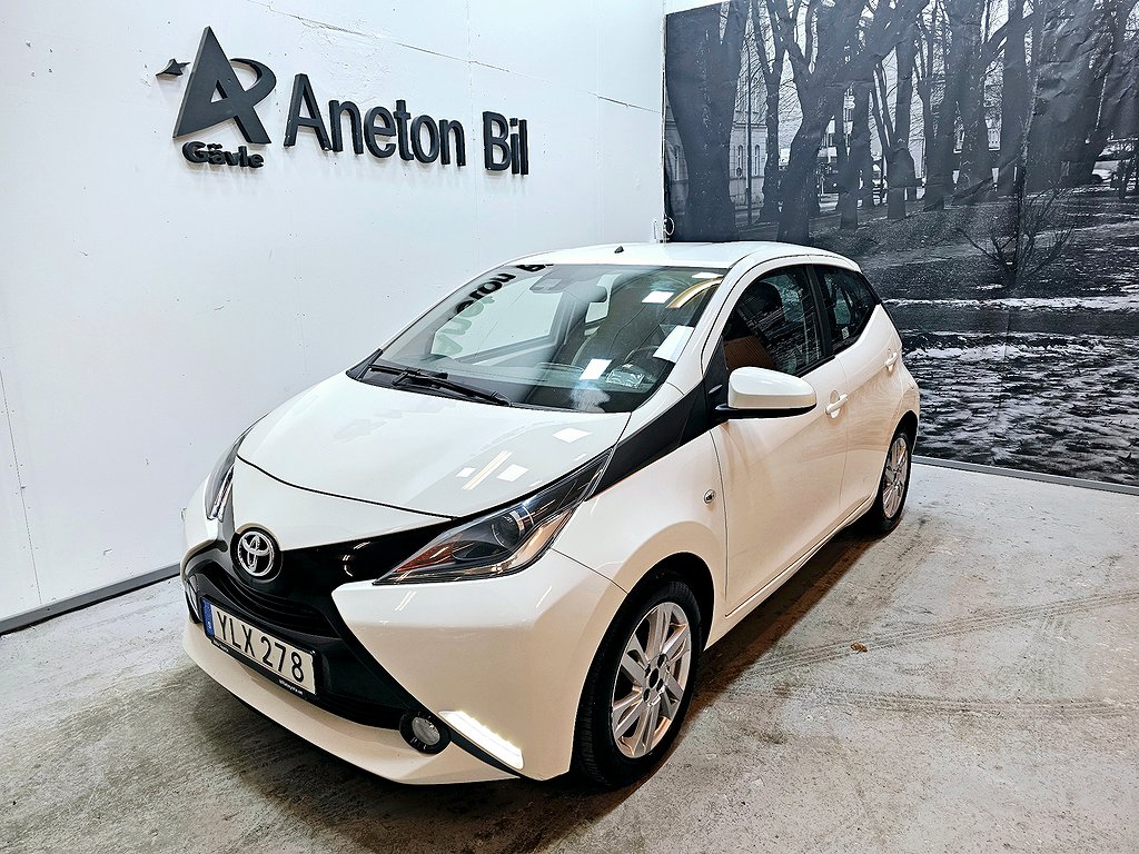 Toyota Aygo 5-dörrar 1.0 VVT-i X-PLAY Touch 1-ägare 