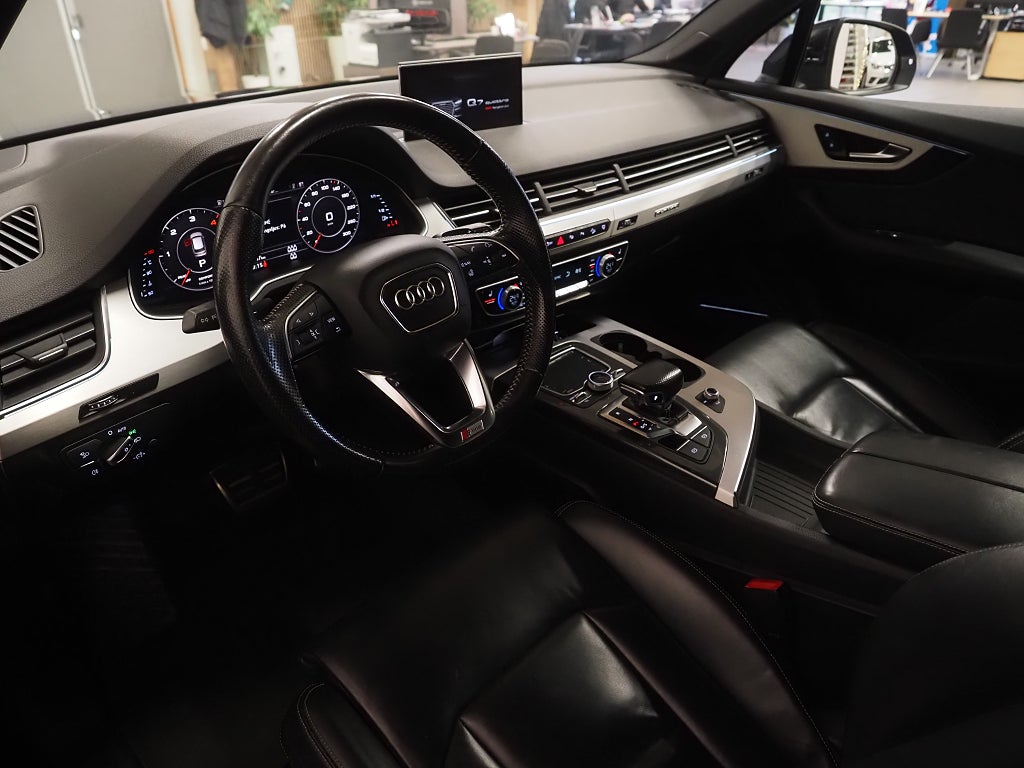 Audi Q7 3.0 TDI V6 272hk Quattro S Line 7-Sits Cockpit Bose Drag 2016