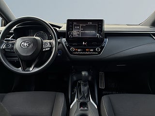 Toyota Corolla Hybrid e-CVT Låg Skatt/Adaptiv Fart/MoK/Kamera/SoV-Däck – bild 8