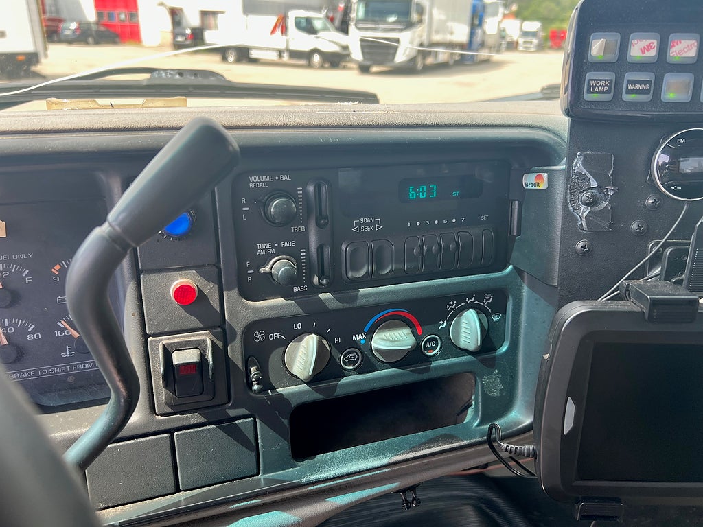 GMC SIERRA C3500 HD Garagebärgare