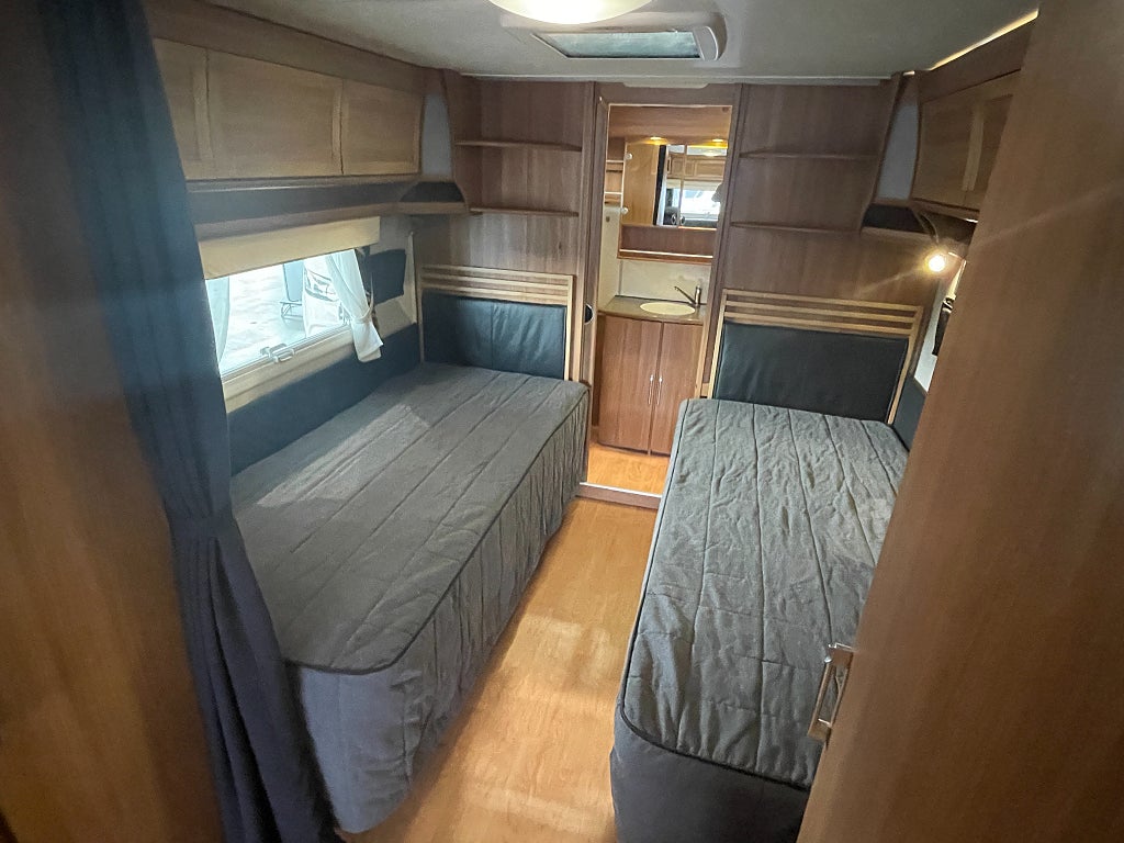 Kabe Royal 780 ETDL KS E2 / ALDE / Elektriska stödben / Förtält / Lån - Kabe