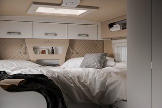 Husbil-halvintegrerad Wingamm Oasi 690 TWINS 140HK Aut 6 av 12
