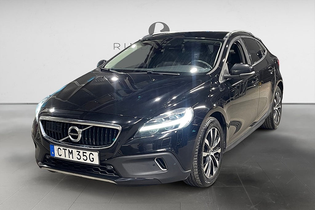 Volvo V40 Cross Country T3 152 HK AUT MOMENTUM NAVI B-VÄRM VOC 866KR/ÅR
