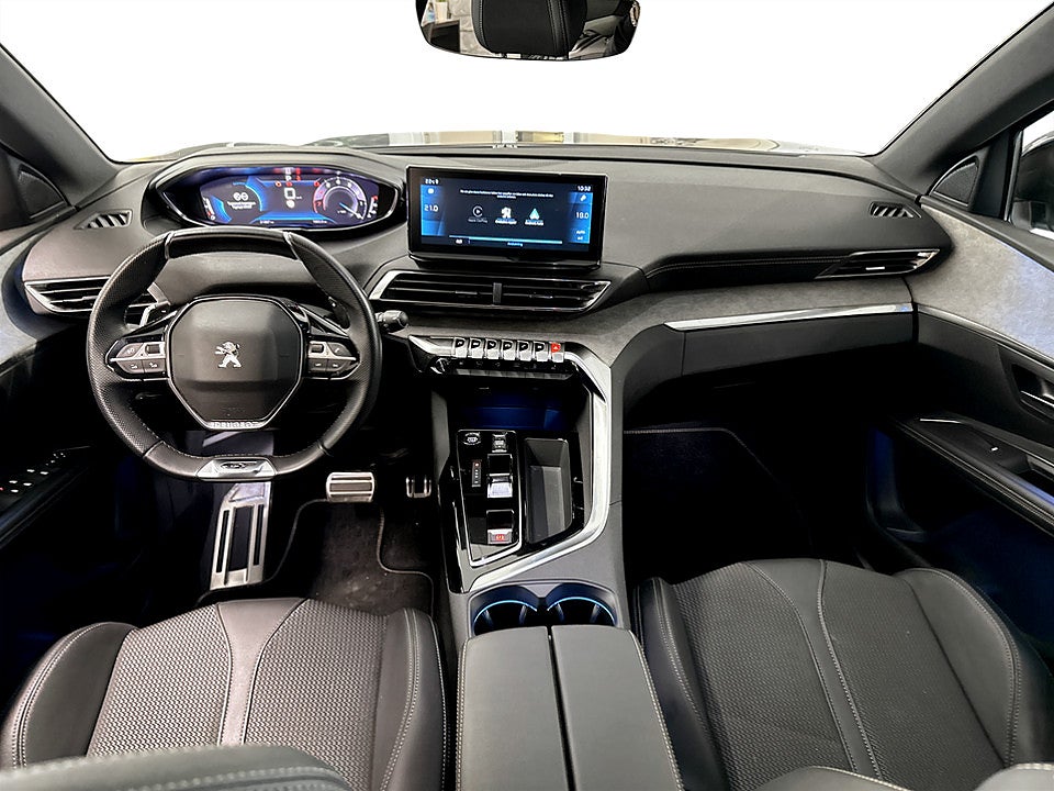 Bild på Peugeot 5008 GT 1.2 PT 130hk Aut 7-SITS B-KAMERA CARPLAY