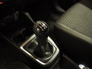Halvkombi Suzuki Swift 22 av 23