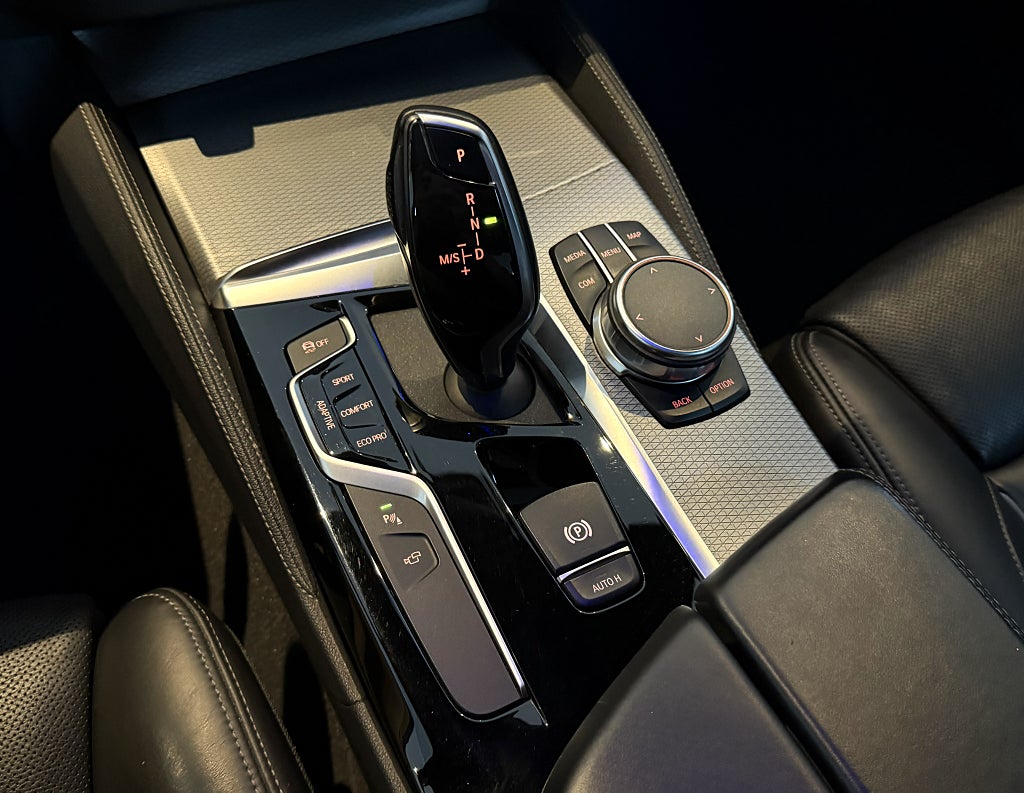 BMW M550D xDrive Sedan 400HK TAKLUCKA LASER HUD H/K 360° SE SPEC