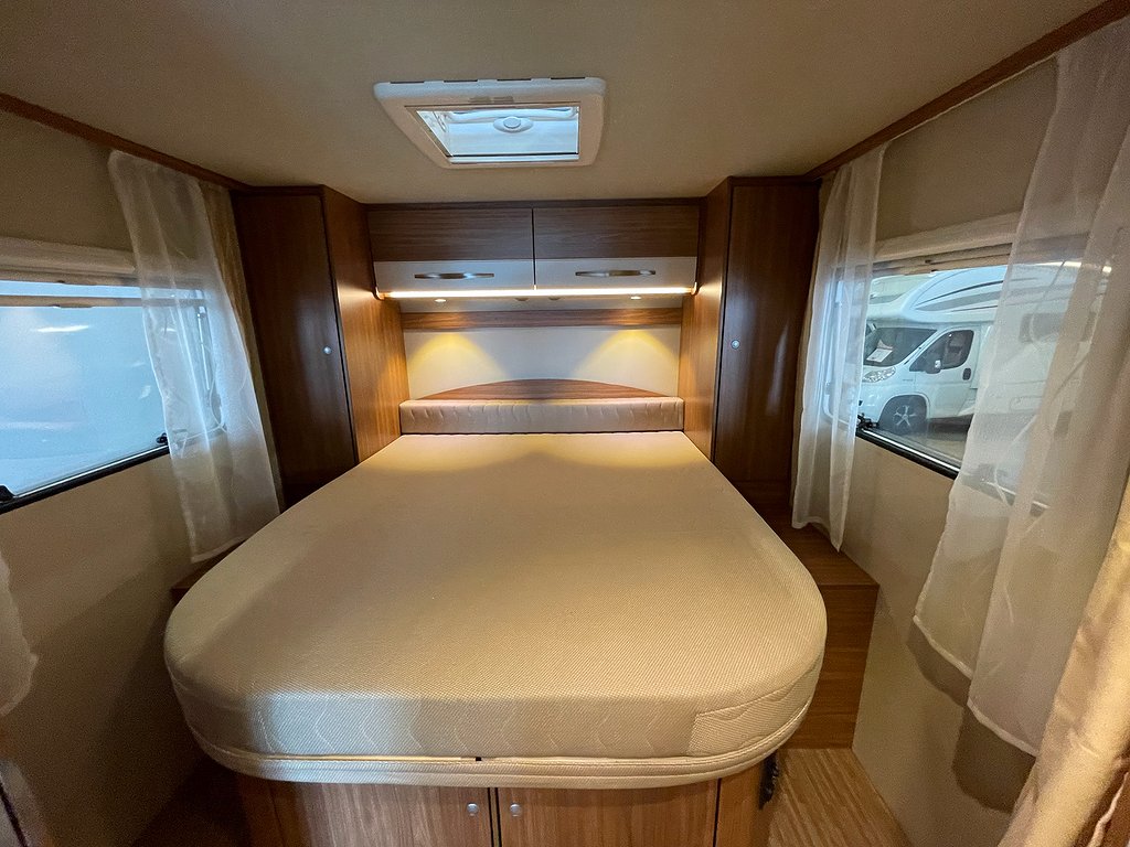 Carado T 449  /150 HK/ B-kort/ Backkamera/ Queenbed/ Solcell - Carado