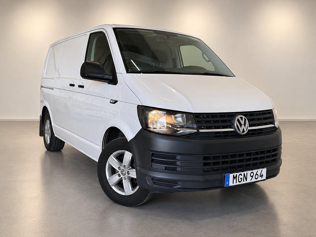 Volkswagen Transporter T30 2.0 TDI 140 hk M-värmare P-sensorer Drag Nyservad