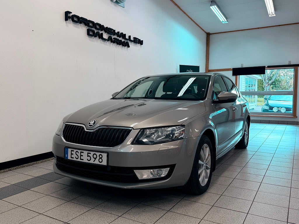 Skoda Octavia 1.6 TDI Ambition EN ÄGARE / V-Hjul / Motor värmare