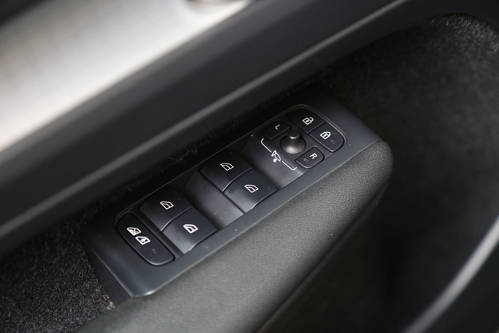 Volvo XC40 T3 163hk Momentum Edition Aut Kamera Navi VOC Drag 2020