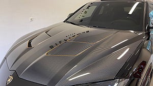 Lamborghini Urus har fått en behandling av Mansory. 