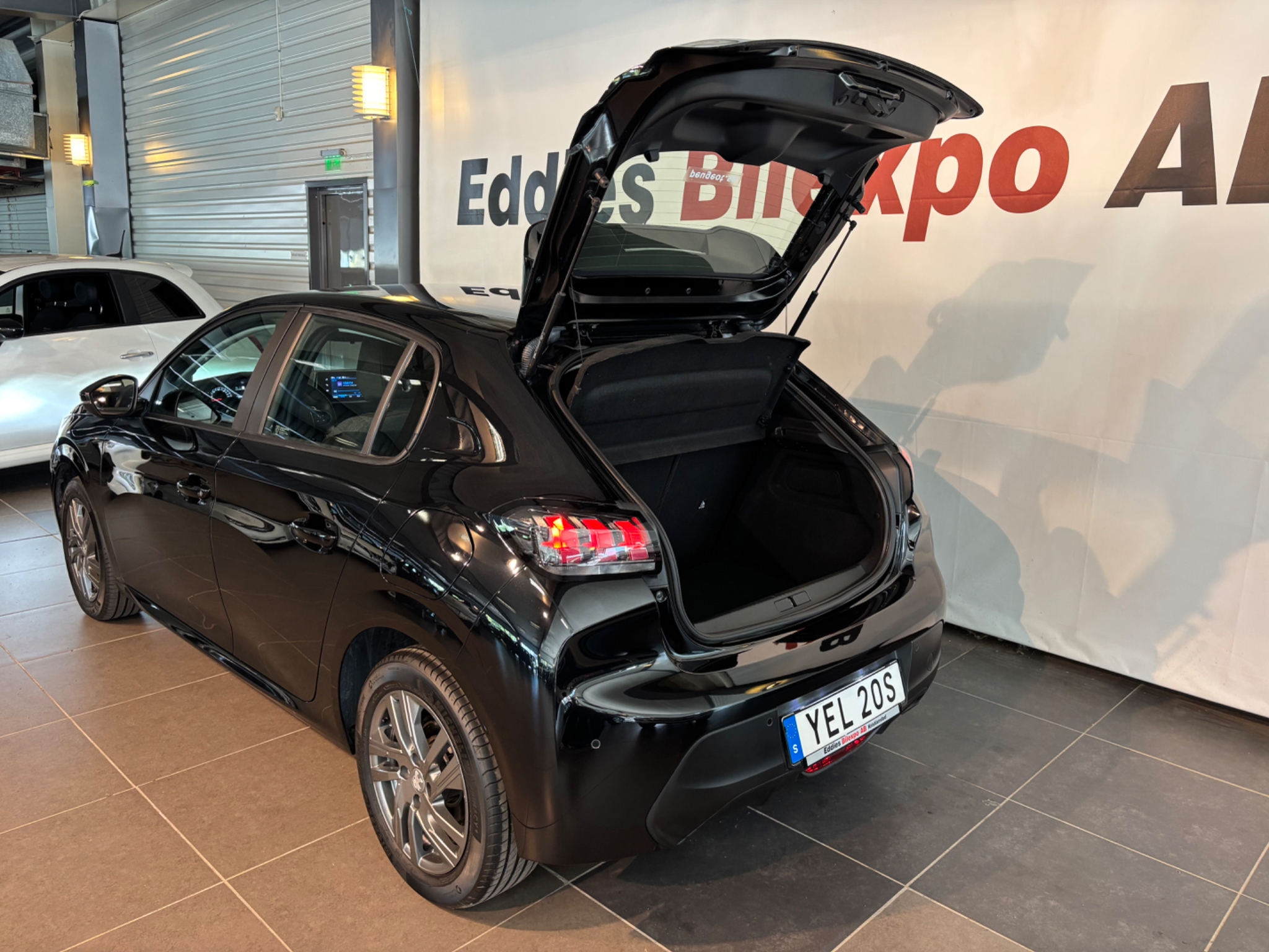 Peugeot 208 1.2 PureTech Active, 100hk 2022, bild 5/44