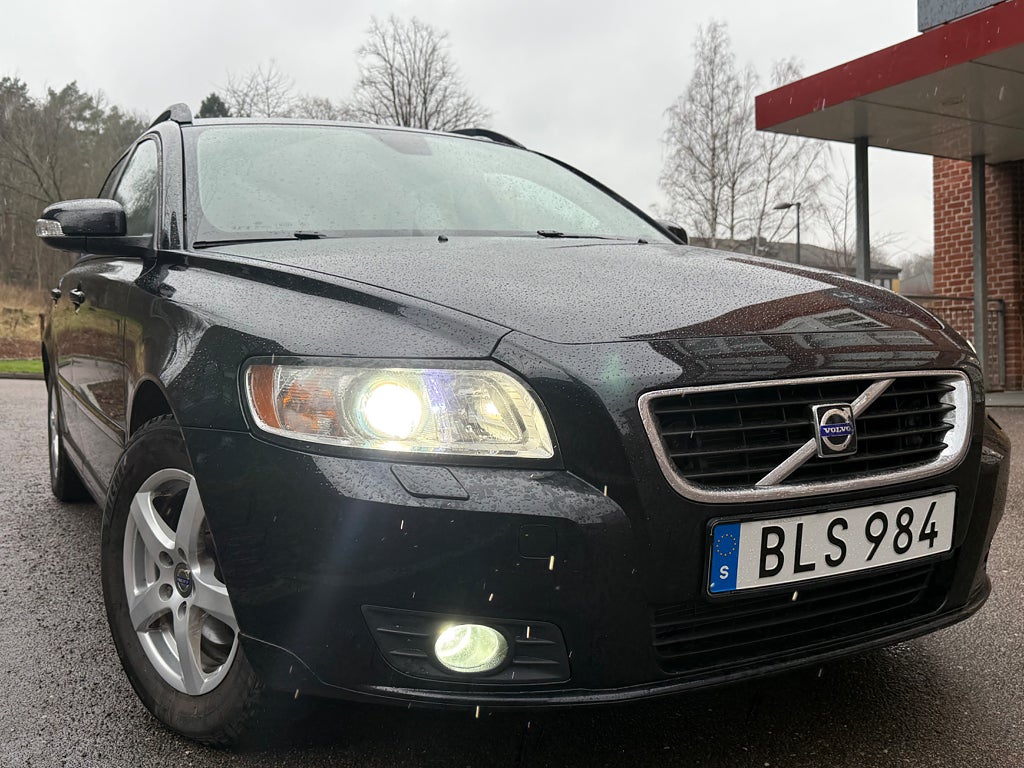 Volvo V50 1.8 Bensin 125HK Drag Värm Bi-Xenon Nybesiktad 