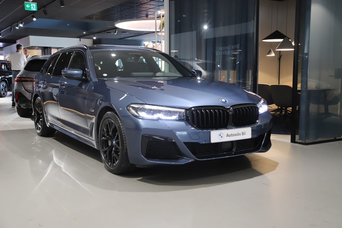 BMW 530e 2023, bild 7/10