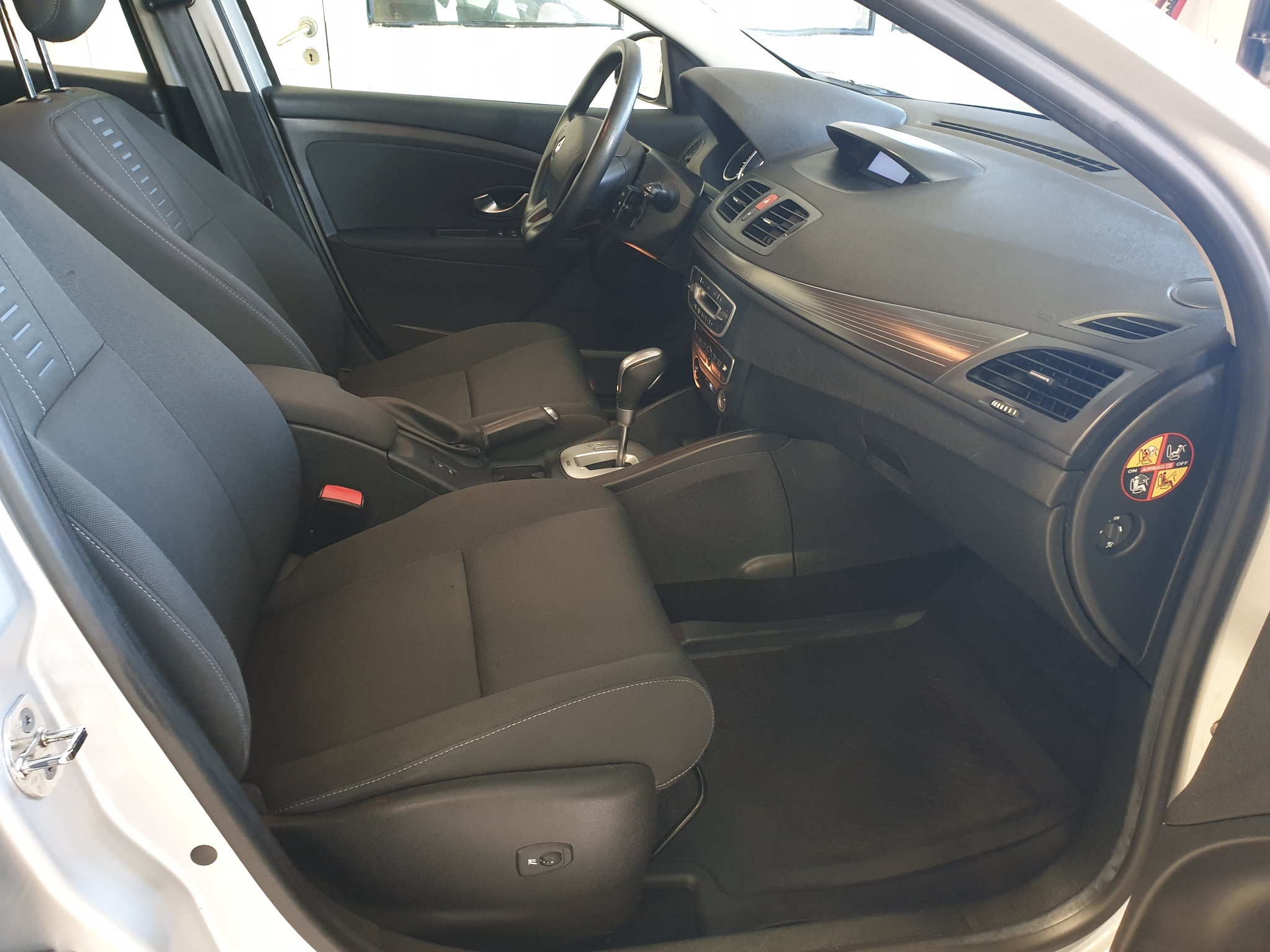 Renault Megane 1.5 dCi DCT 110hk 2011, bild 7/36