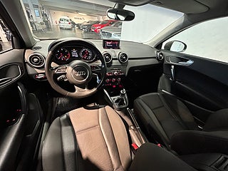Audi A1 1.6 TDI Proline MoK/SoV/Kamrem Bytt/AC