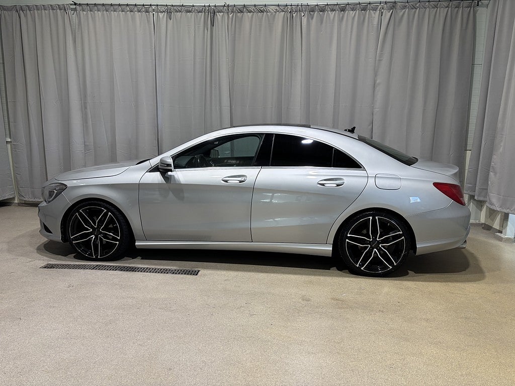 Mercedes-Benz CLA 200 7G-DCT Urban Line Bkam Pano Skinn Navi Drag Ambligh