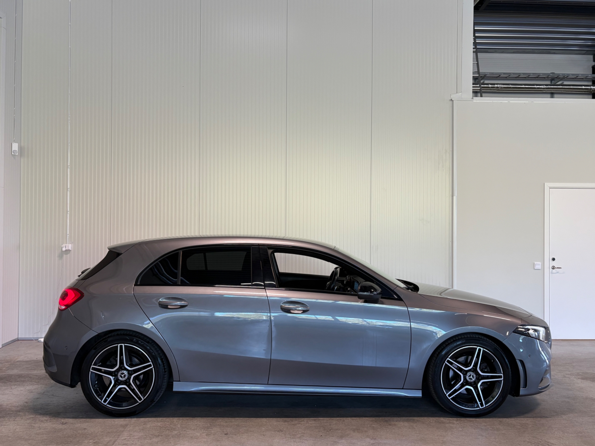 Mercedes-Benz A 180d AMG Line Night-pack 2019, bild 2/37