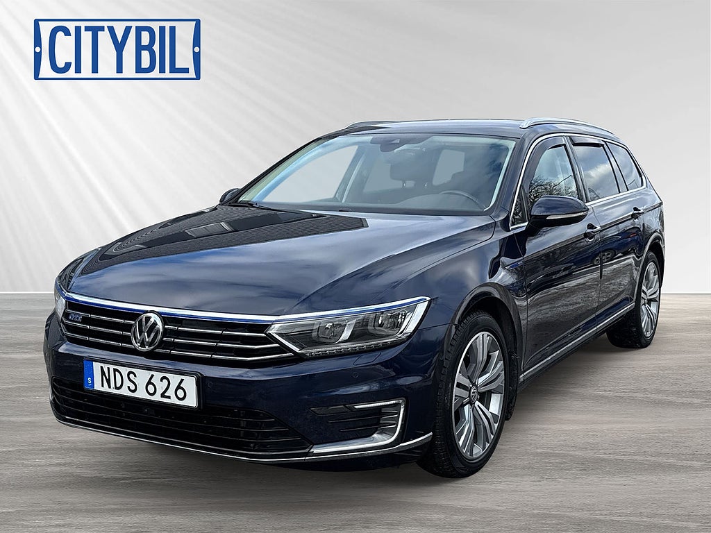 Volkswagen Passat GTE 218hk - Skinn - LED - Drag - 360 - Nyservad - Vhjul