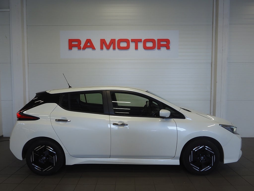 Nissan Leaf 40 kWh 150hk Acenta | Drive assist | 360° | Rattvärme 2022