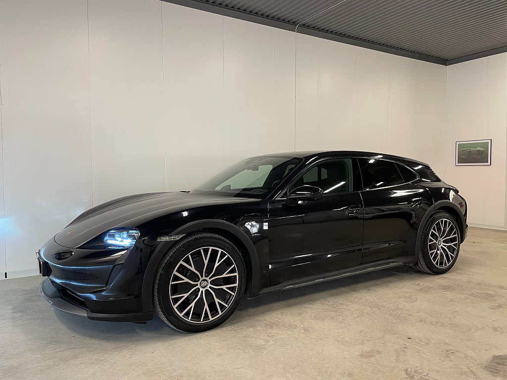 Porsche Taycan 4 Cross Turismo - Moms/BOSE/360/Adapti/Chrono