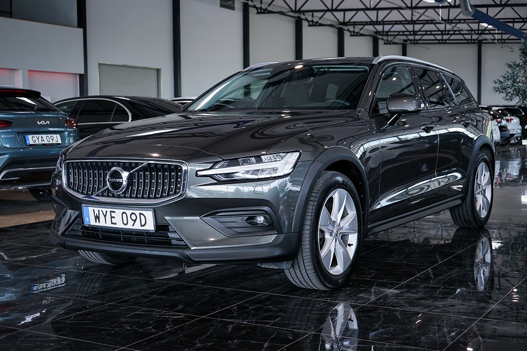 Volvo V60 Cross Country B4 AWD Geartronic Advanced SE Blis Drag H&K Dieselvärm