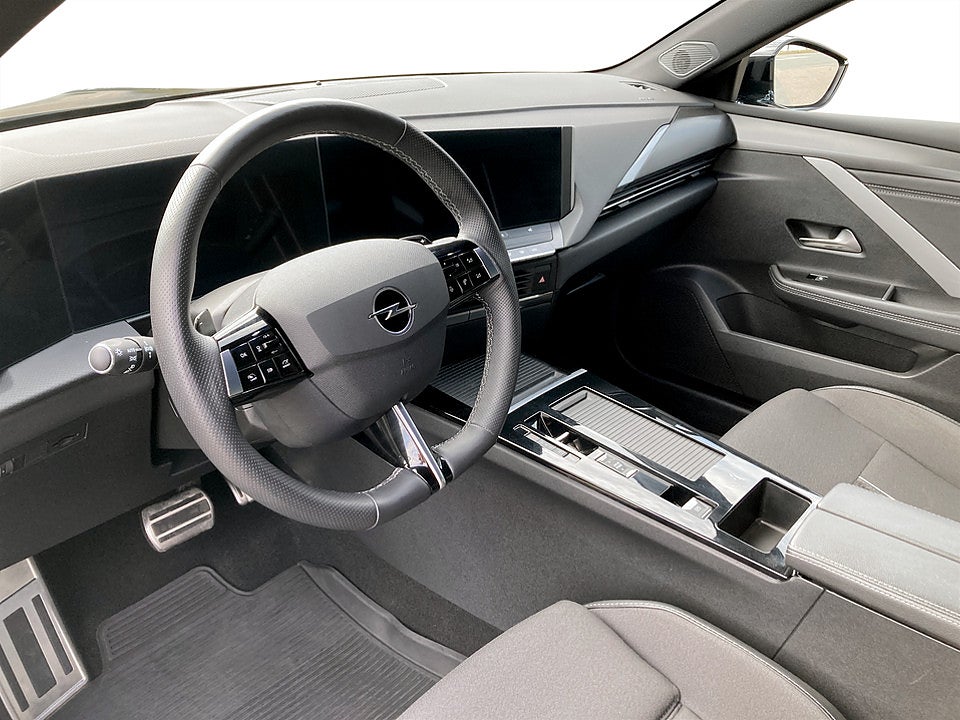Bild på Opel Astra ST GS 1.2 PT 130hk Aut B-KAMERA CARPLAY