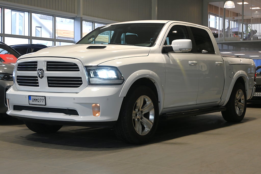 RAM 1500 Crew Cab 5.7 V8 HEMI Sport Rambox Månadskostnad 3893kr