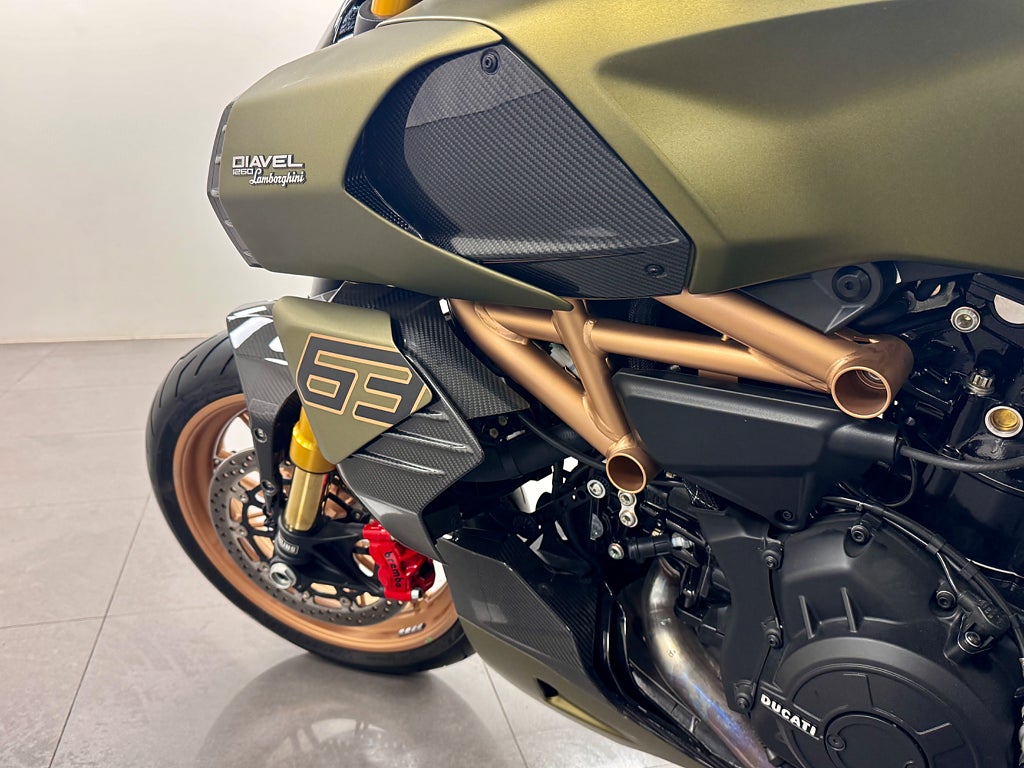 Ducati Diavel 1260 Lamborghini Limited 1/630 2021 - miniatyr 6