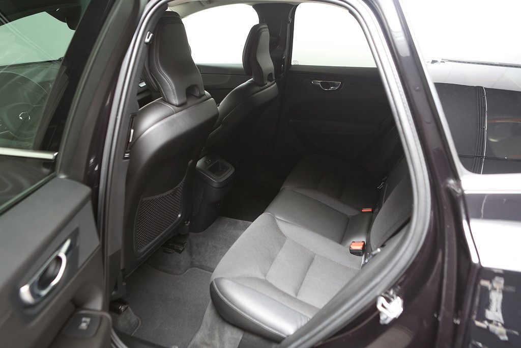 Volvo XC60 B4 Diesel 197hk Momentum Adv SE AWD VOC Drag 2021