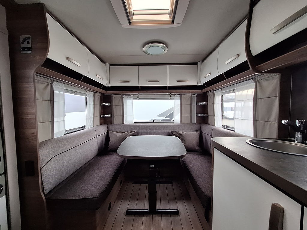 Knaus Sport Silver Selection 500 FU Dubbelbädd