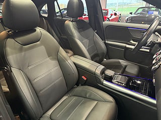 SUV Mercedes-Benz EQA 18 av 24