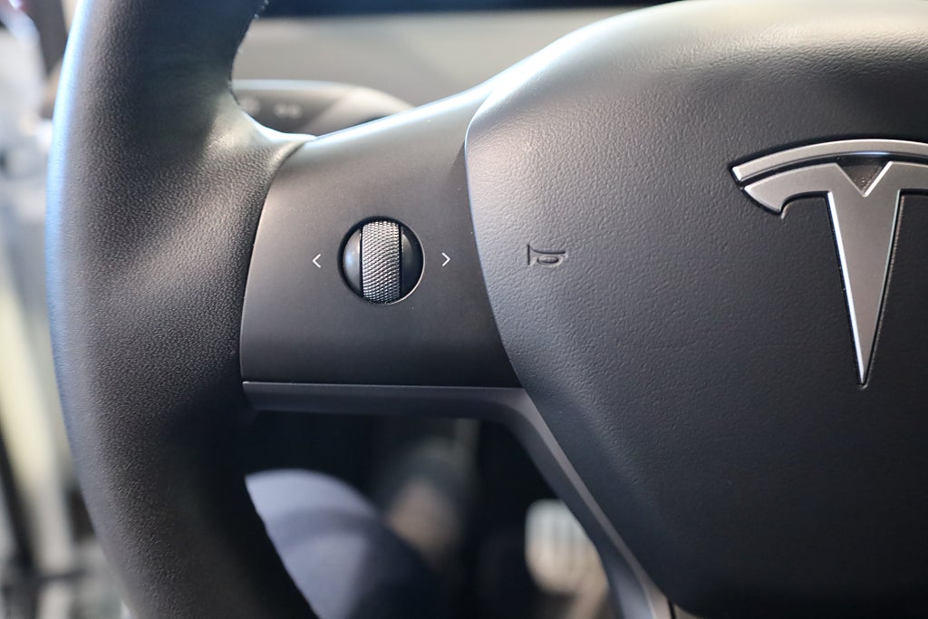 Tesla Model Y Performance AWD 534 HK Autopilot Pano Navi 2022