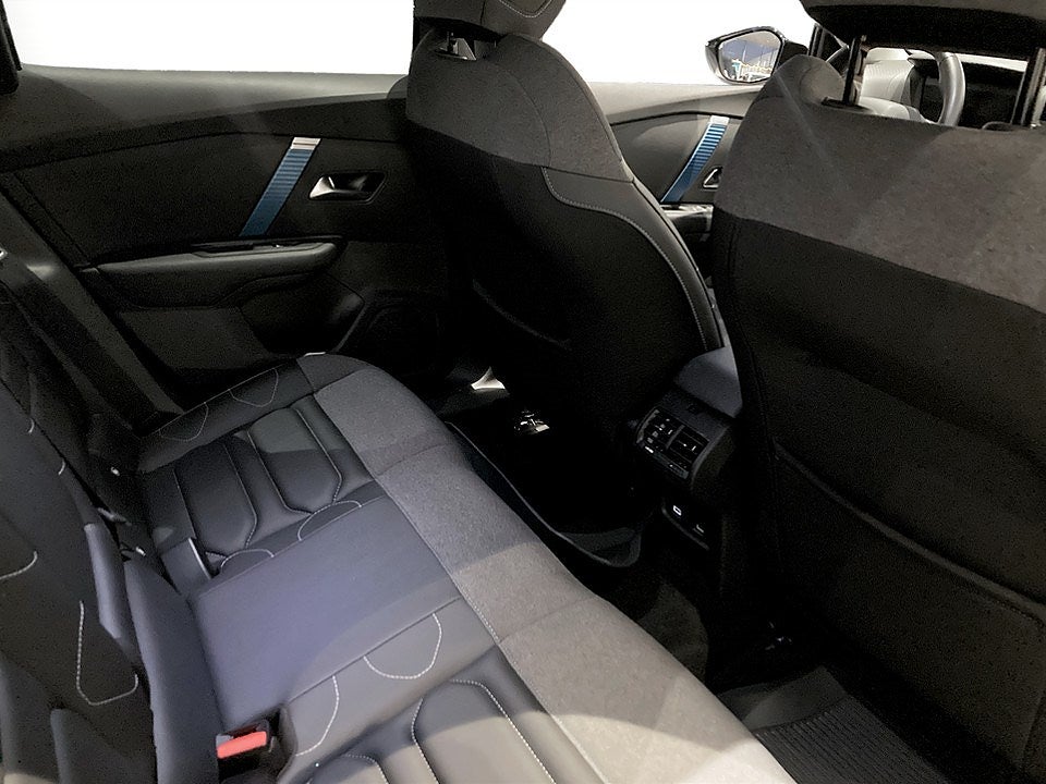 Bild på Citroën e-C4 Shine 50kWh 136hk Aut - B-KAMERA, RATTVÄRME