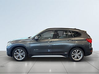 BMW X1 xDrive25d xLine S&V-hjul/Kamera/Drag/Skinn/HUD/Elsolar – bild 4