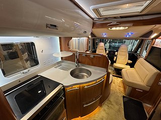 Husbil-integrerad Laika Kreos 8012 IVECO 180HK AUT 18 av 27