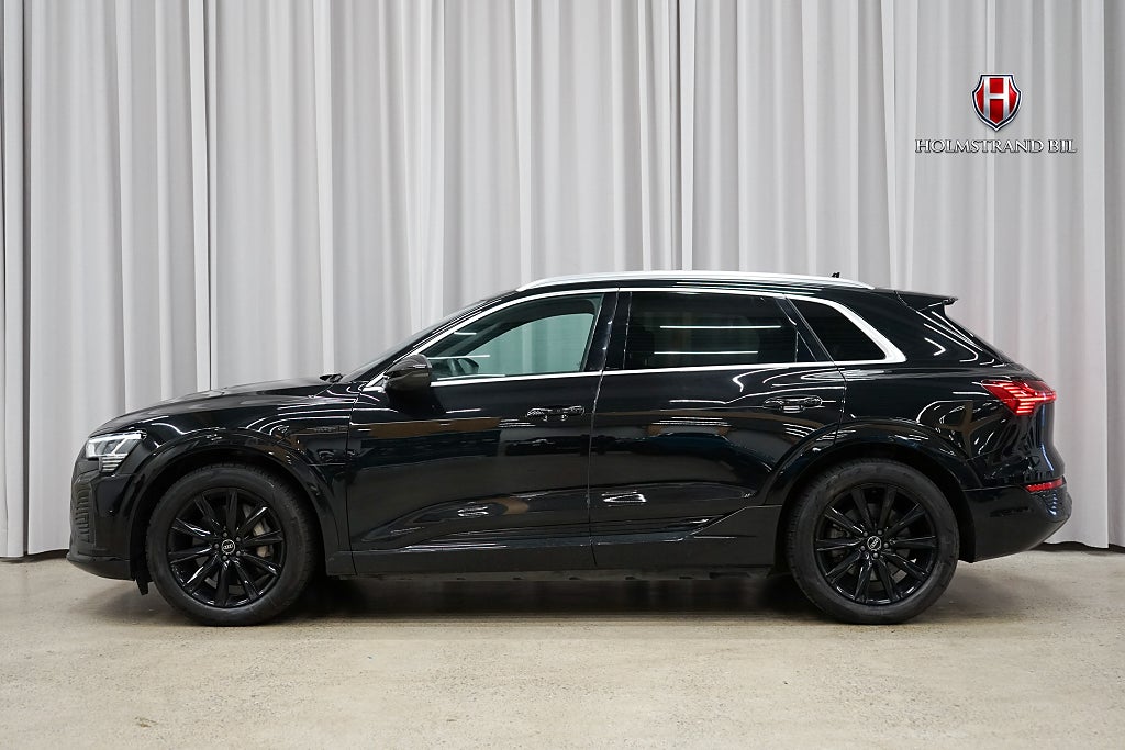 Audi Q8 e-tron 55 quattro S line Drag Värme Kamera Elstolar