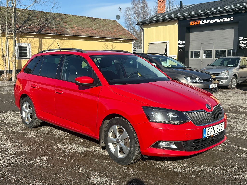 Skoda Fabia Kombi TSI 110hk 6-Vxl Style Drag/M-Värmare