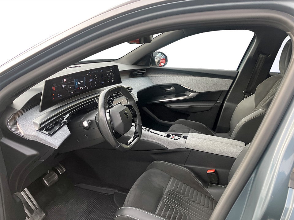 Bild på Peugeot 5008 GT Hybrid 145hk Aut 7-SITS B-KAMERA CARPLAY