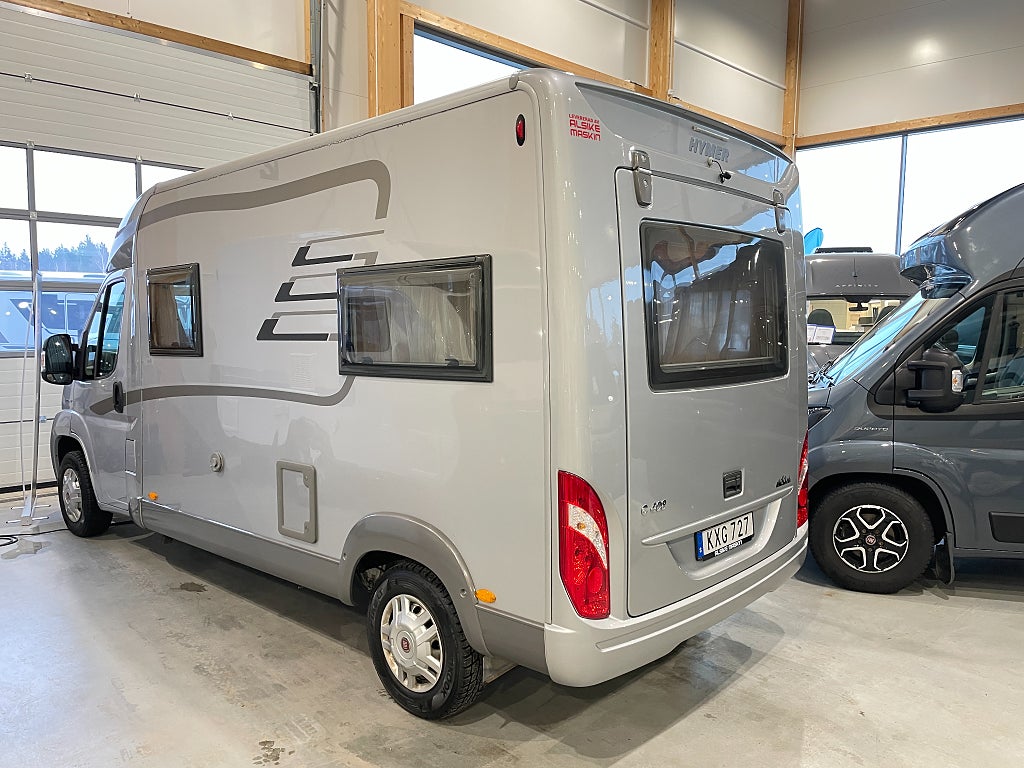Hymer Compact 408 / Litium / B-kort / Höj och sänkbar säng /   - Hymer