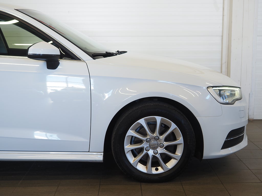 Audi A3 Sportback 1.6 TDI 110hk ultra | Bluetooth | PDC | 2015