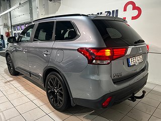 Mitsubishi Outlander 4WD 7-sits Onyx Pano 360° Drag S/V-hjul
