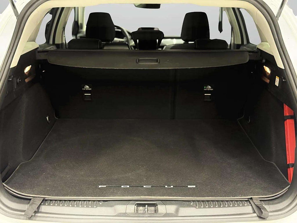 Ford Focus Kombi 1.5 Automat Titanium Vinterhjul  - miniatyr 16