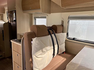 Husbil-halvintegrerad Bürstner Ixeo Time 6 av 9