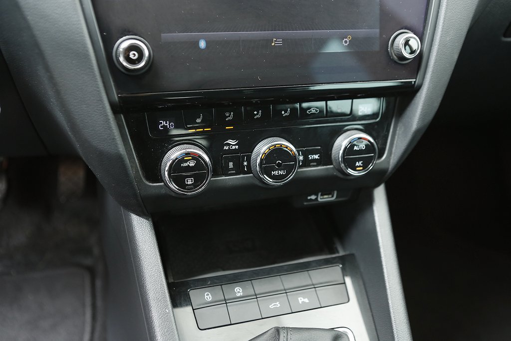 Skoda Octavia 1,0 TSI 115hk Style Kombi Värmare Dragkrok 2020