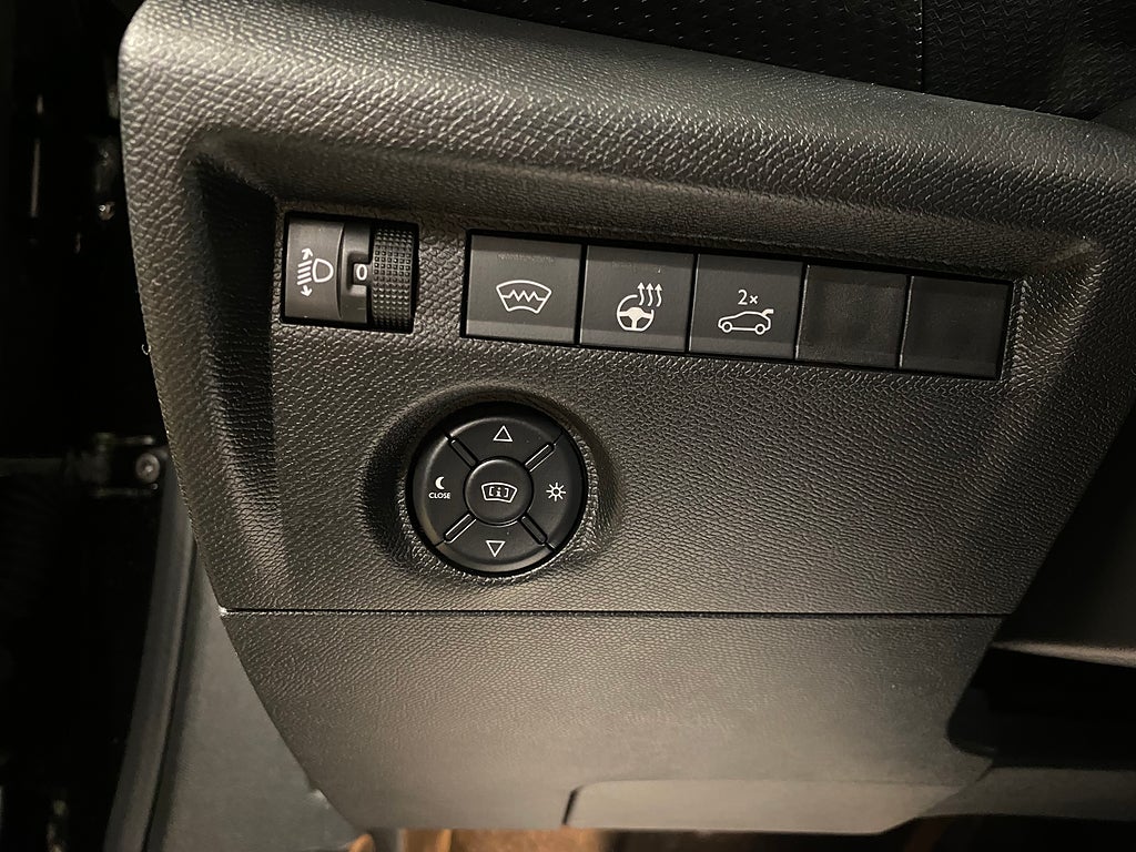 Bild på Citroën C4 X SHINE 1.2 PT 130hk Aut - CARPLAY, RATTVÄRME