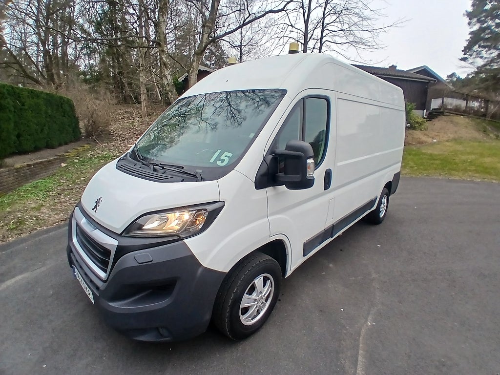 Peugeot Boxer Van 335 2.2 HDi 